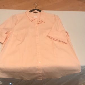 Peach button down top with 3/4 length sleeves